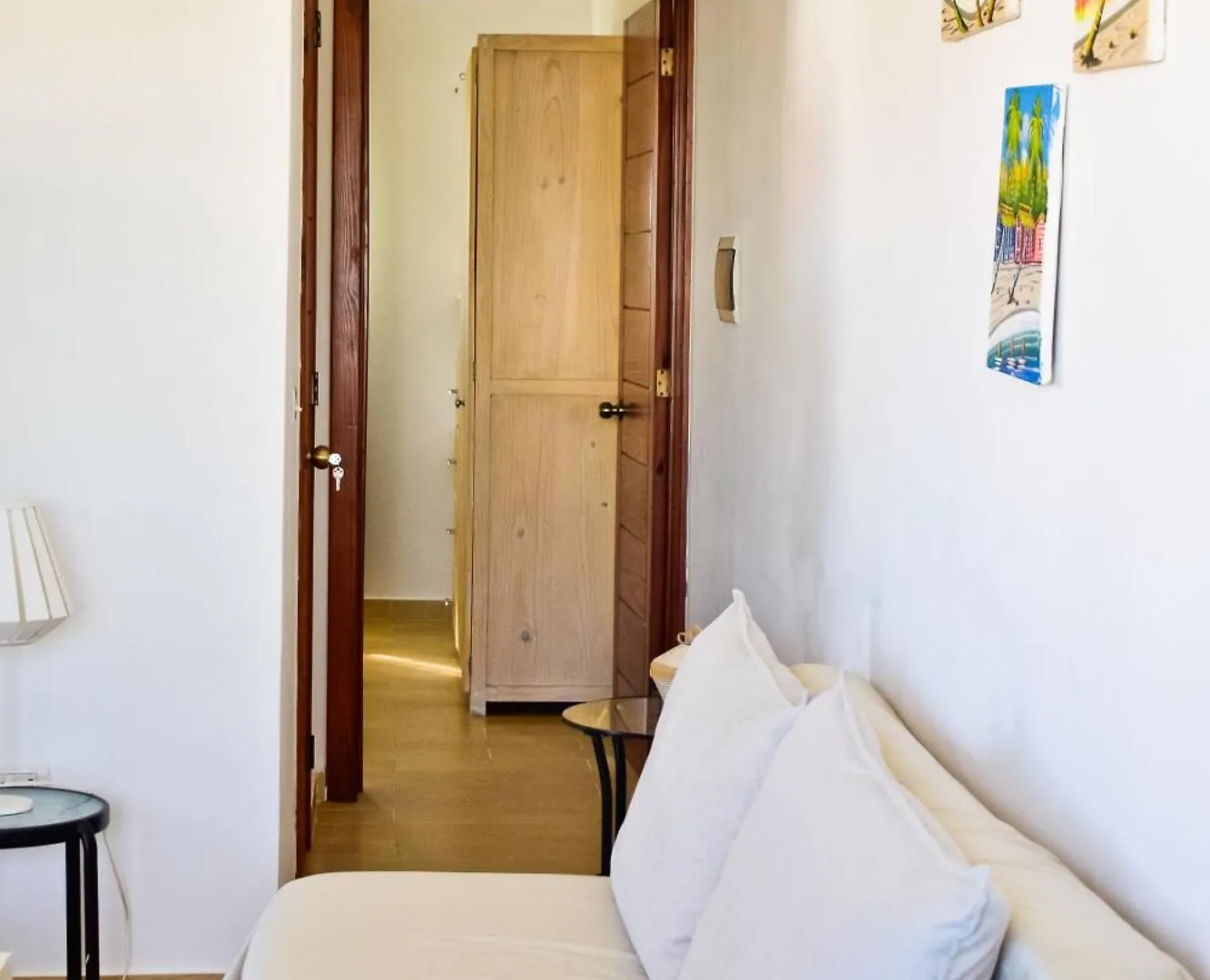 Vittoria House Apartments 209-210 バヤイベ