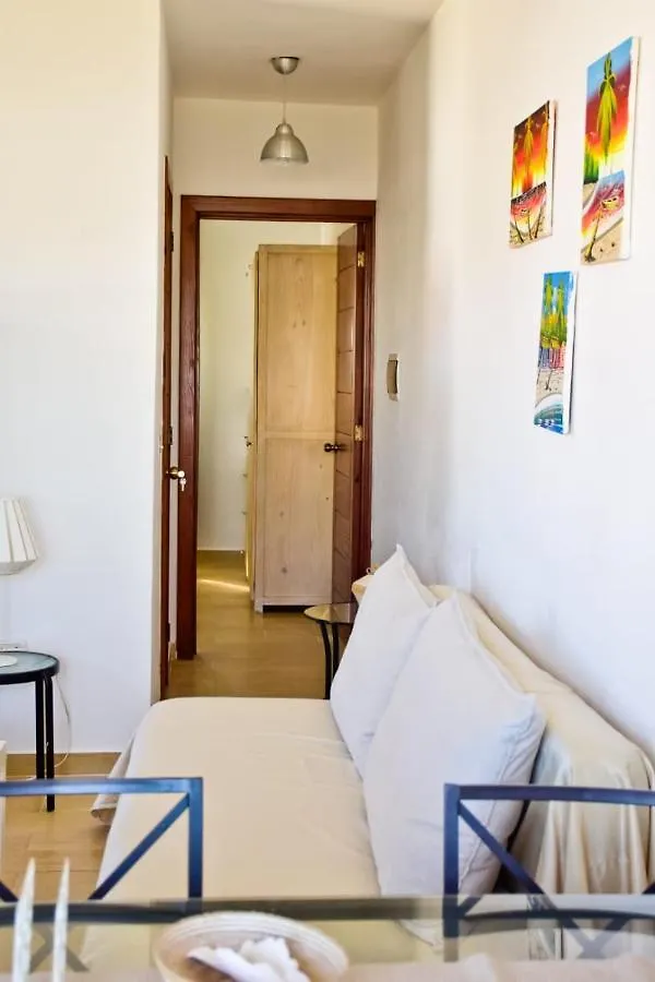 Vittoria House Apartments 209-210 バヤイベ